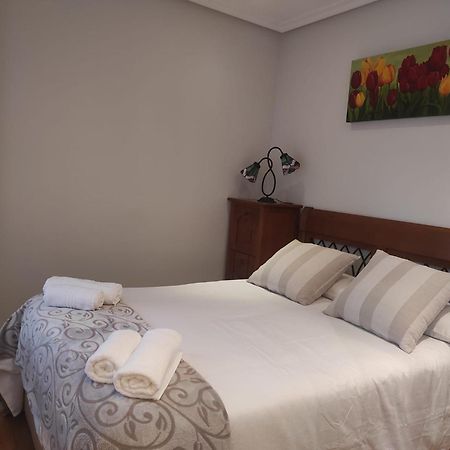 Apartament Avello Oviedo Con Parking Zewnętrze zdjęcie
