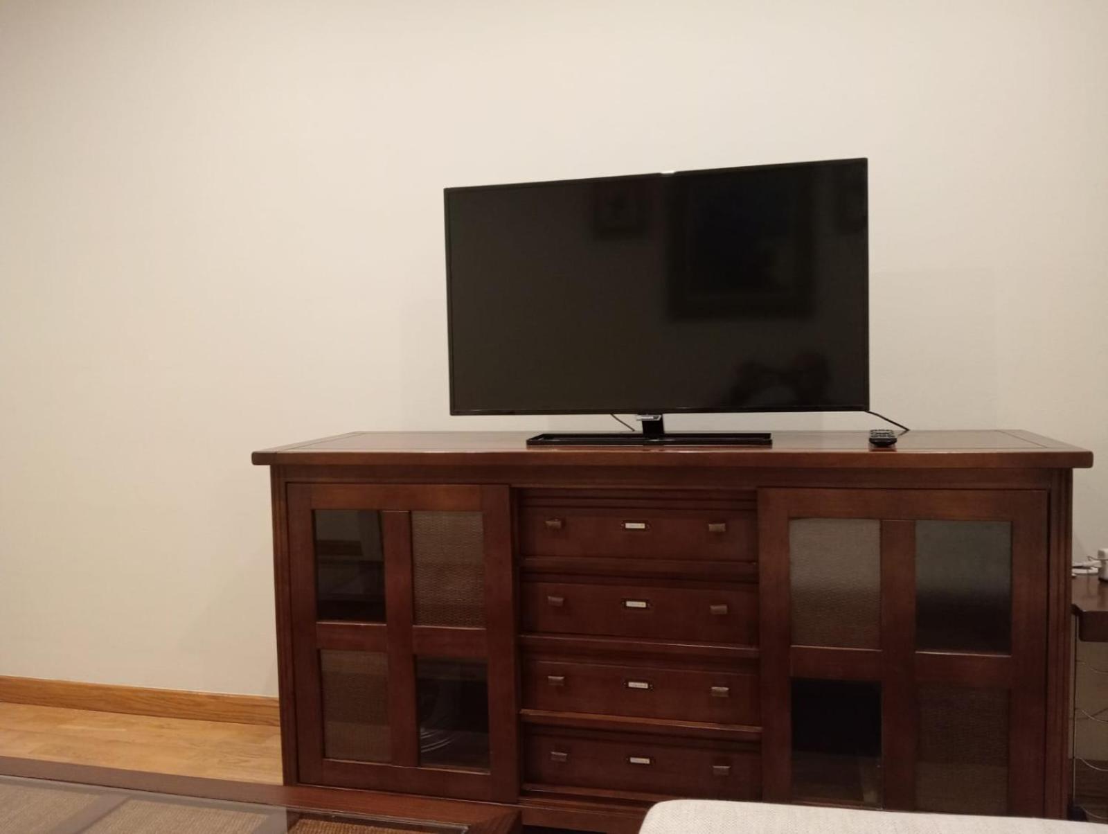 Apartament Avello Oviedo Con Parking Zewnętrze zdjęcie
