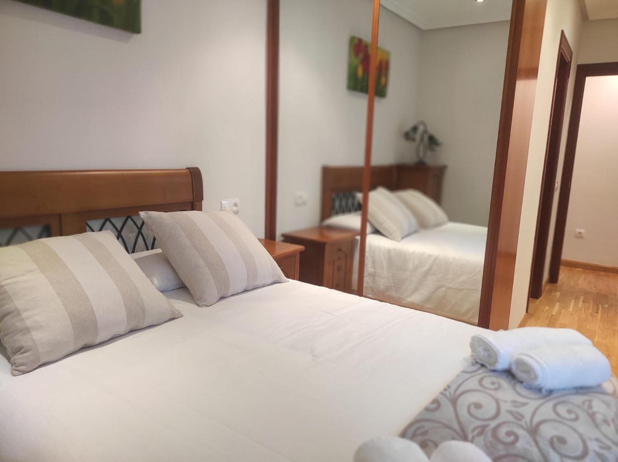 Apartament Avello Oviedo Con Parking Zewnętrze zdjęcie