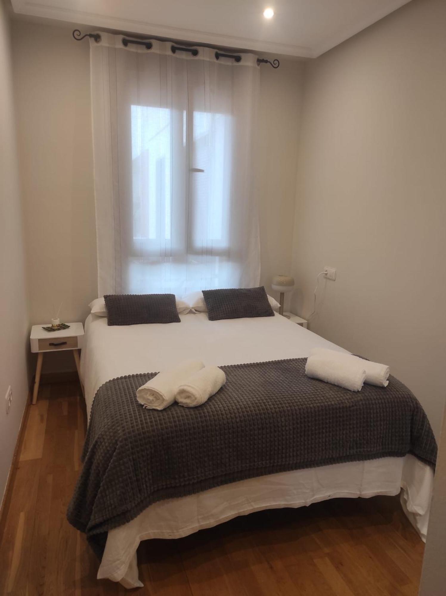 Apartament Avello Oviedo Con Parking Zewnętrze zdjęcie
